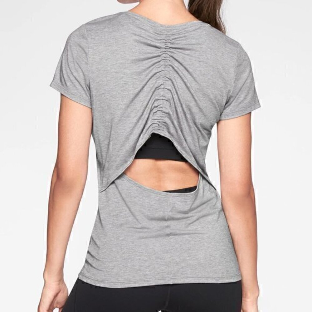 Athleta Encore Tee in Flagstone Heather Gray Size M LIKE NEW